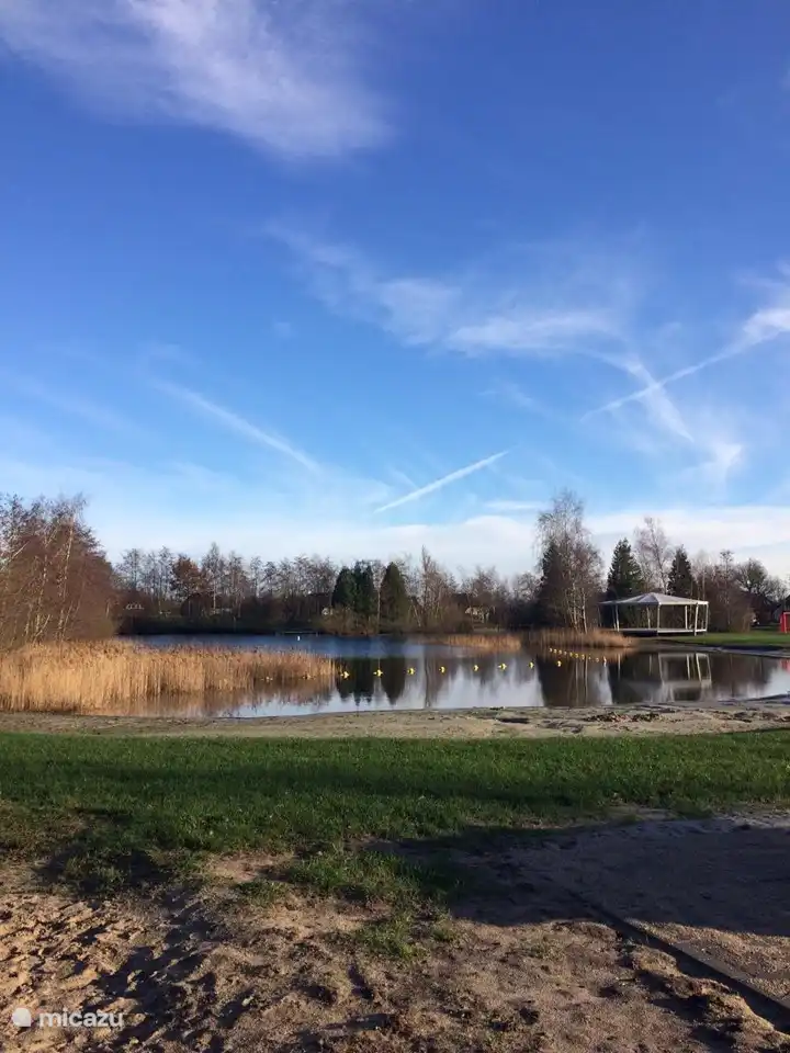 Zwemstrandje op het park.