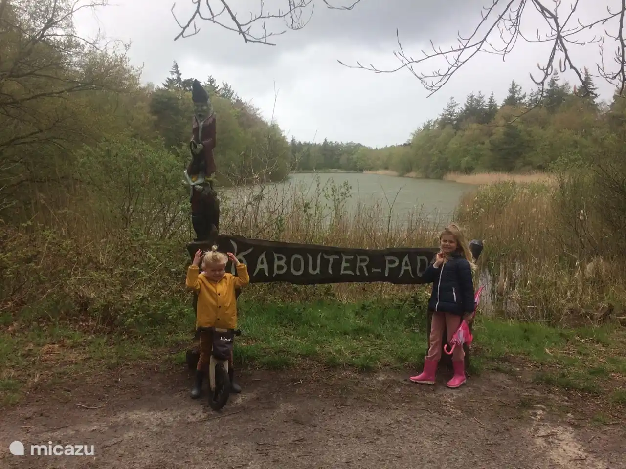 Het kabouter pad in St. Nicolaasga ( start bij Maike Hiem).