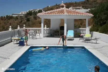 Vakantiehuis Spanje, Andalusië, Arenas villa Villa Vinos zwembad met terras en barbecue