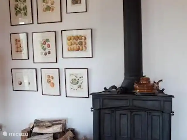Villa Dolceacqua | Italie, Ligurie, Dolceacqua - villa cheminée dans la cuisine