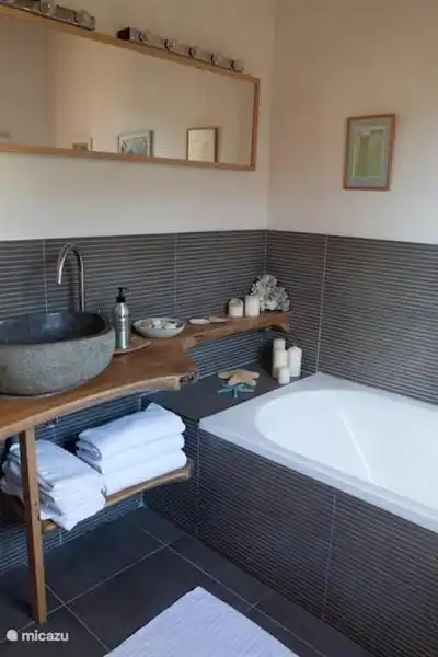 Salle de bain à l'étage