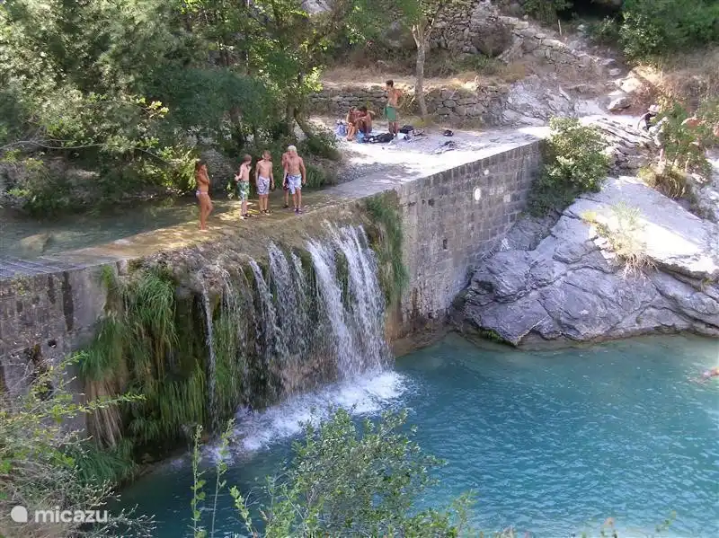 baignade aux cascades de Rochetta, à 4 km de la maison