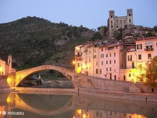 le village de dolceacqua à 700 mètres
