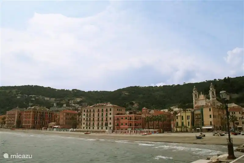La belle plage de lagueglia. Riviera comme dans les années 60